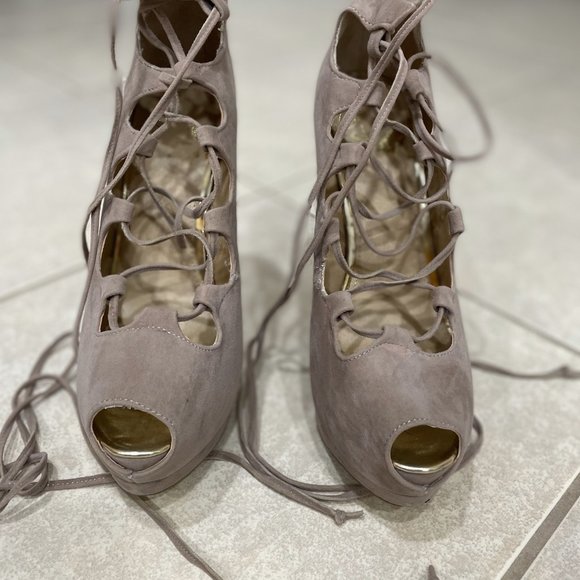 Women's Size 8 Colin Stuart Nude Tie Up Heels - Picture 2 of 8